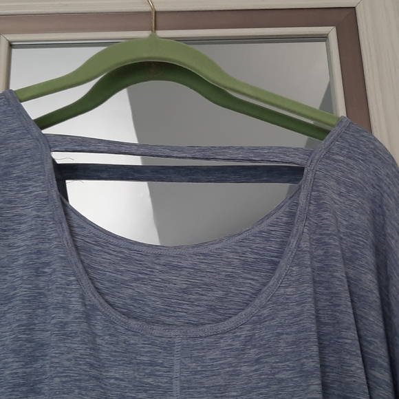 Womens - Picture 2 of 3